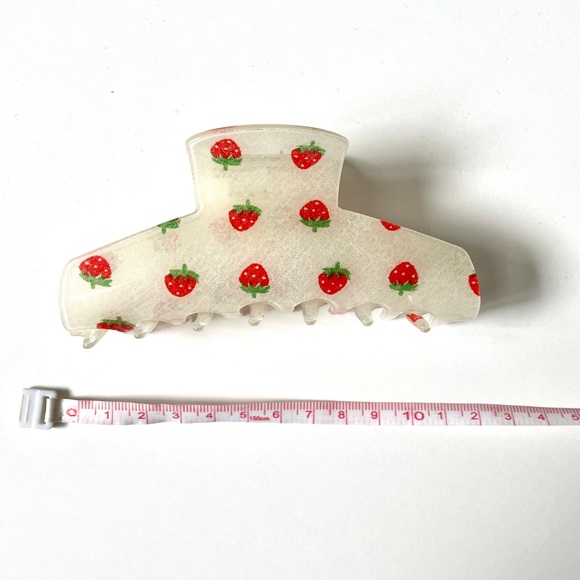 Strawberry Print Hair Clip - Picture 4 of 4